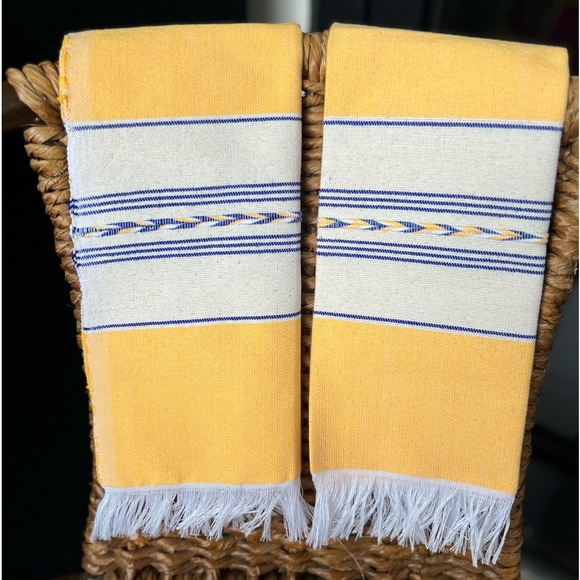 Beautifully handmade in Mexico these kitchen napkins add style to your kitchen. - Picture 5 of 7